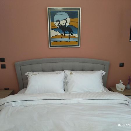 Swan Paradise Glyfada Apartment เอเธนส์ ภายนอก รูปภาพ