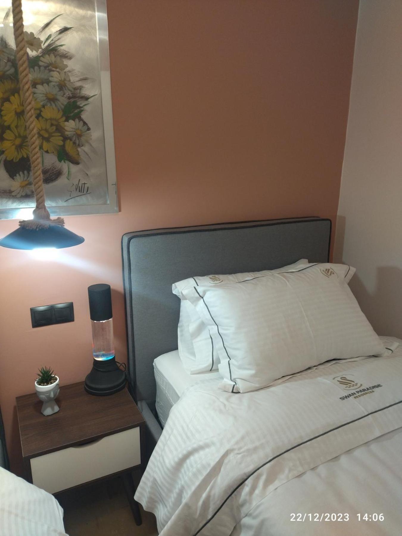 Swan Paradise Glyfada Apartment เอเธนส์ ภายนอก รูปภาพ