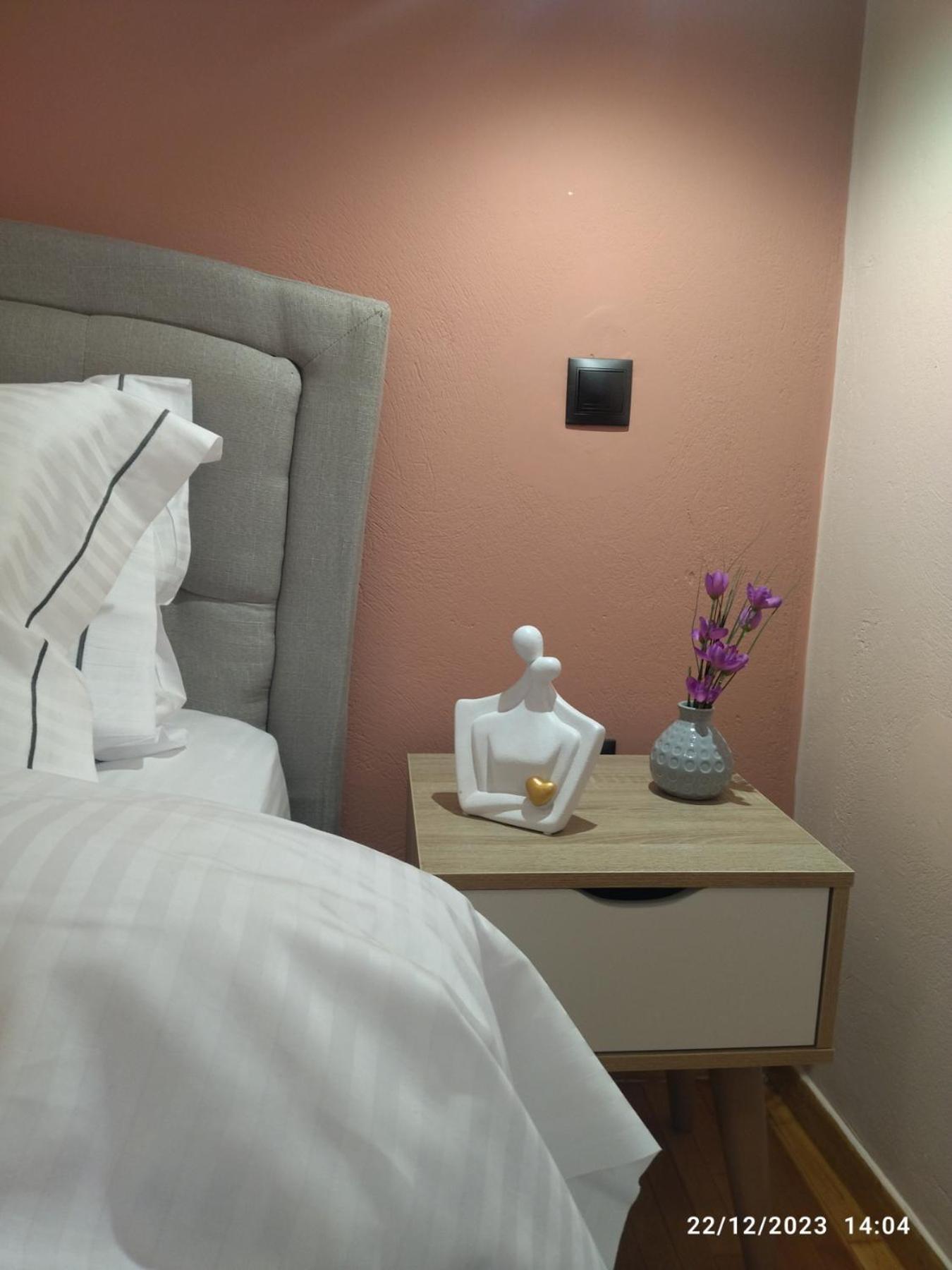 Swan Paradise Glyfada Apartment เอเธนส์ ภายนอก รูปภาพ
