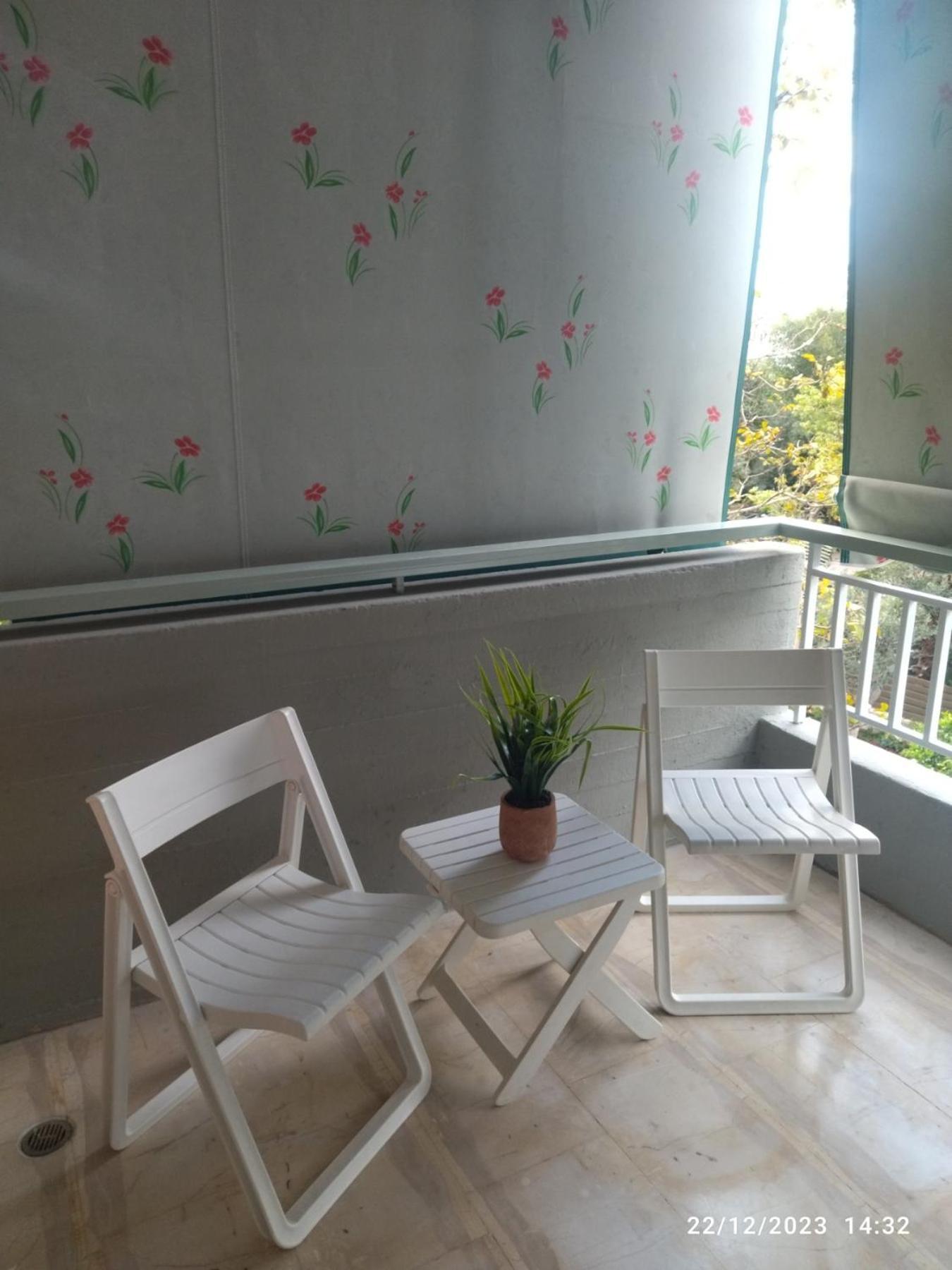 Swan Paradise Glyfada Apartment เอเธนส์ ภายนอก รูปภาพ